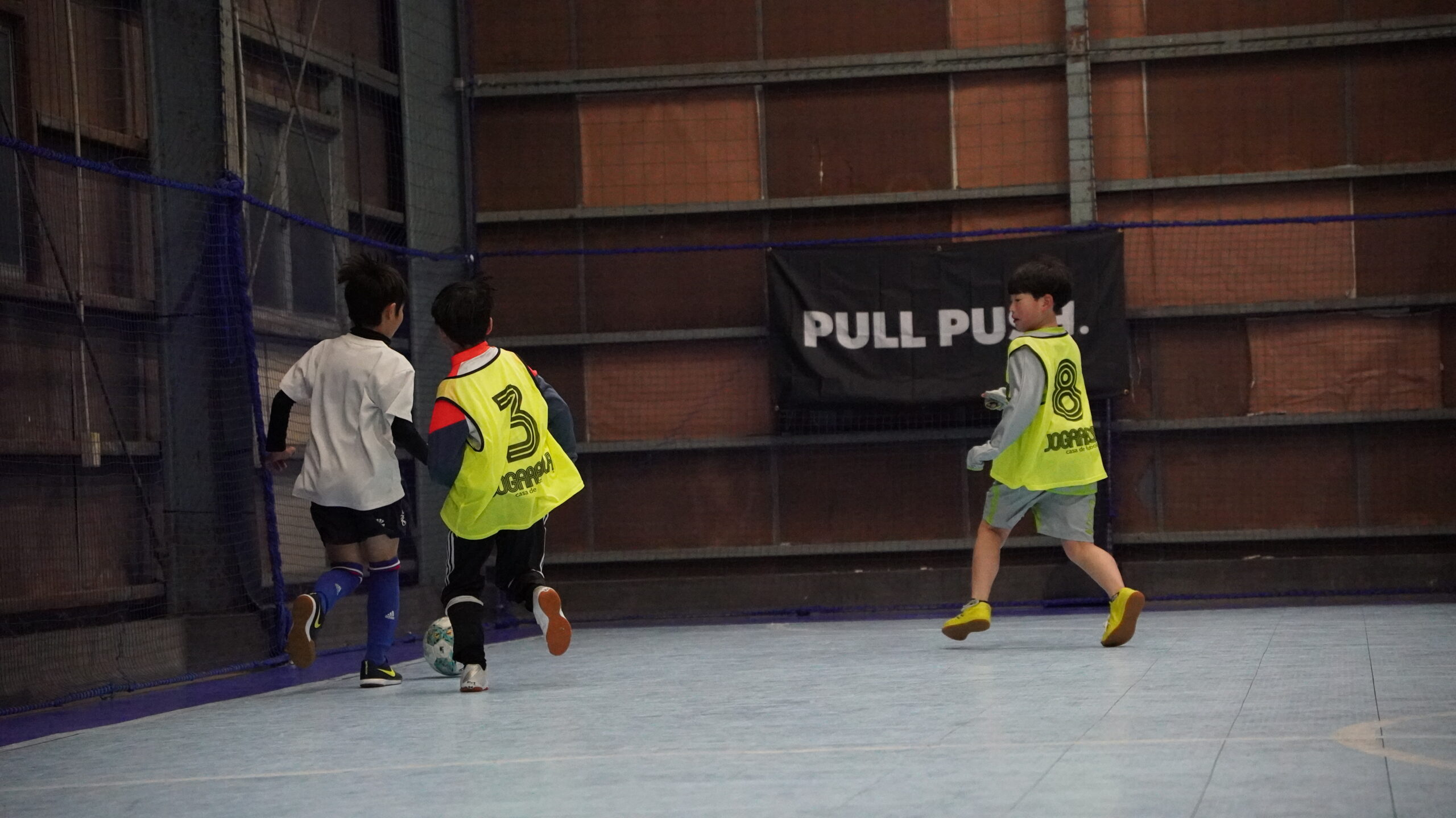 フットサルスクールの練習の様子